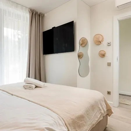 Cozy Spot In Pinewood Daire